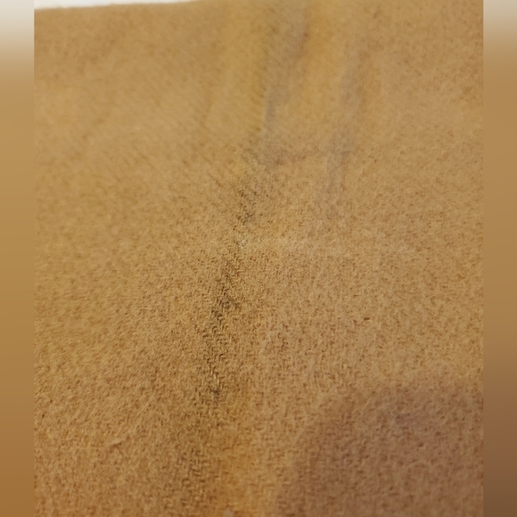 Moschino Tan/ Brown 100% Pura Lama/ Lamb’s Wool Scarf with fringe - Picture 9 of 9